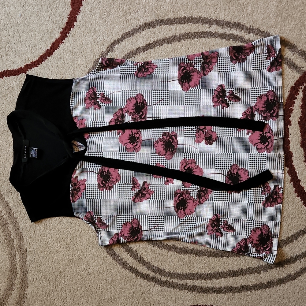 Women's Black Rose Pattern Sleeveless top Sz M